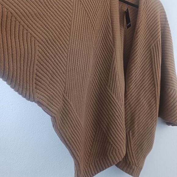 Torrid Textured Knit Dolman camel Wrap size 1/2X - Picture 4 of 7